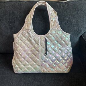 IHKWIP IRIDESCENT CROSSBODY BAG